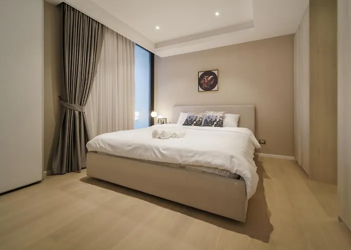 Sukhumvit 11#luxury#pool#gym#bts Nana&mrt Sukhumvit#1br#max2ppl * バンコク都