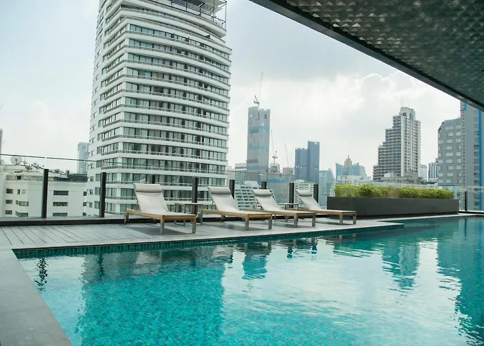 Sukhumvit 11#luxury#pool#gym#bts Nana&mrt Sukhumvit#1br#max2ppl