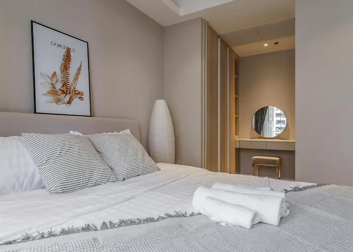 Sukhumvit 11#luxury#pool#gym#bts Nana&mrt Sukhumvit#1br#max2ppl