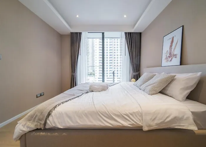 Sukhumvit 11#luxury#pool#gym#bts Nana&mrt Sukhumvit#1br#max2ppl バンコク都