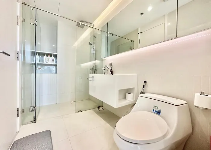 Sukhumvit 11#luxury#pool#gym#bts Nana&mrt Sukhumvit#1br#max2ppl * バンコク都