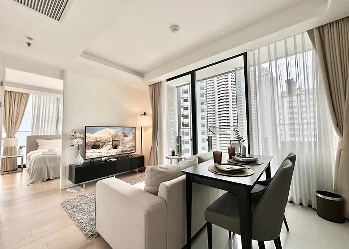 Sukhumvit 11#luxury#pool#gym#bts Nana&mrt Sukhumvit#1br#max2ppl *