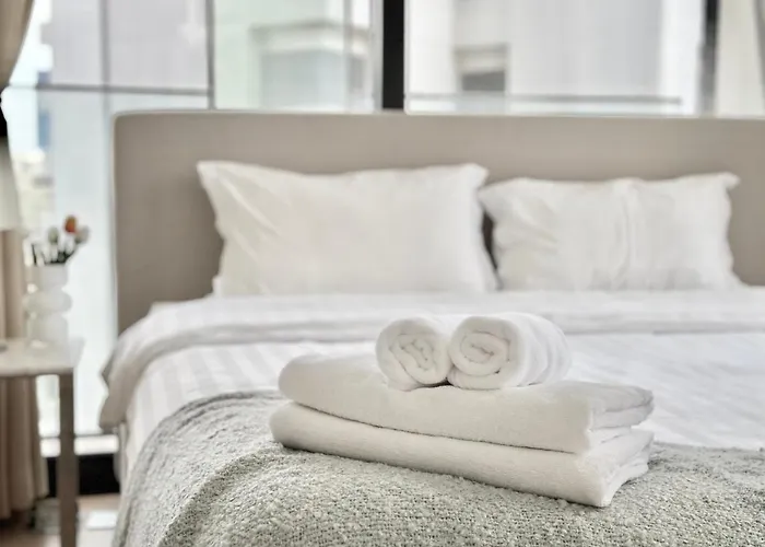 Sukhumvit 11#luxury#pool#gym#bts Nana&mrt Sukhumvit#1br#max2ppl バンコク都