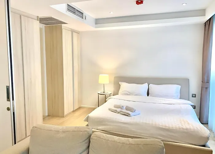 Sukhumvit 11#luxury#pool#gym#bts Nana&mrt Sukhumvit#1br#max2ppl アパート バンコク都