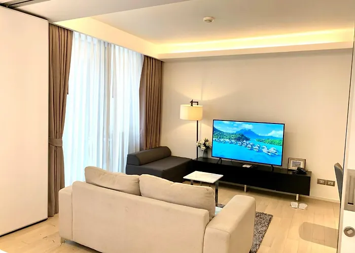 Sukhumvit 11#luxury#pool#gym#bts Nana&mrt Sukhumvit#1br#max2ppl *