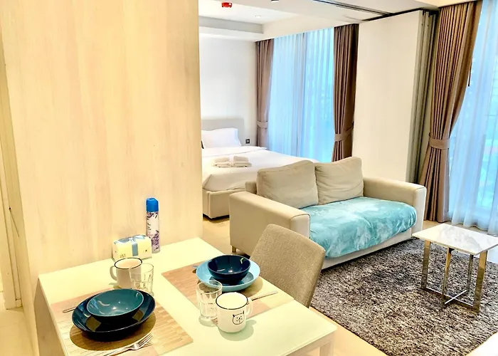 Sukhumvit 11#luxury#pool#gym#bts Nana&mrt Sukhumvit#1br#max2ppl