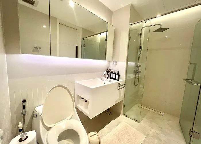 Sukhumvit 11#luxury#pool#gym#bts Nana&mrt Sukhumvit#1br#max2ppl バンコク都