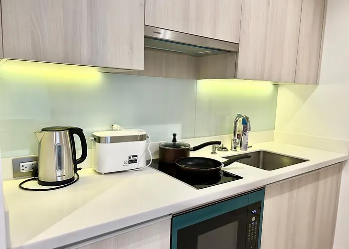 Sukhumvit 11#luxury#pool#gym#bts Nana&mrt Sukhumvit#1br#max2ppl バンコク都