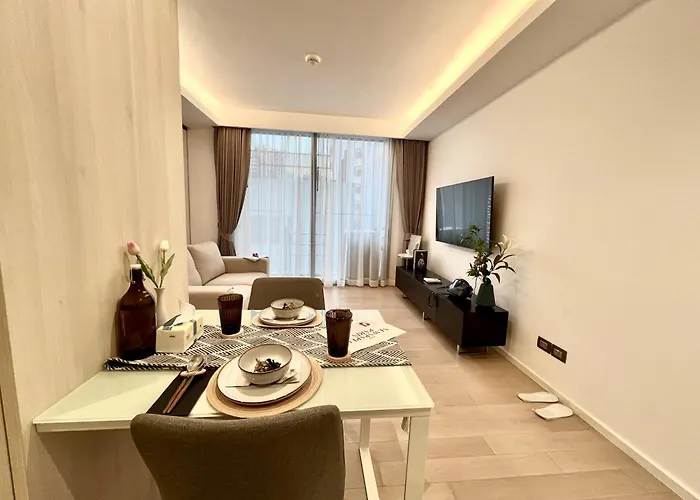 Sukhumvit 11#luxury#pool#gym#bts Nana&mrt Sukhumvit#1br#max2ppl アパート