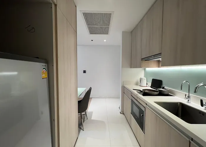 Sukhumvit 11#luxury#pool#gym#bts Nana&mrt Sukhumvit#1br#max2ppl アパート バンコク都