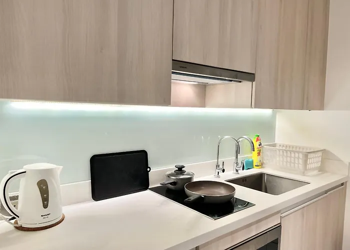 Sukhumvit 11#luxury#pool#gym#bts Nana&mrt Sukhumvit#1br#max2ppl バンコク都