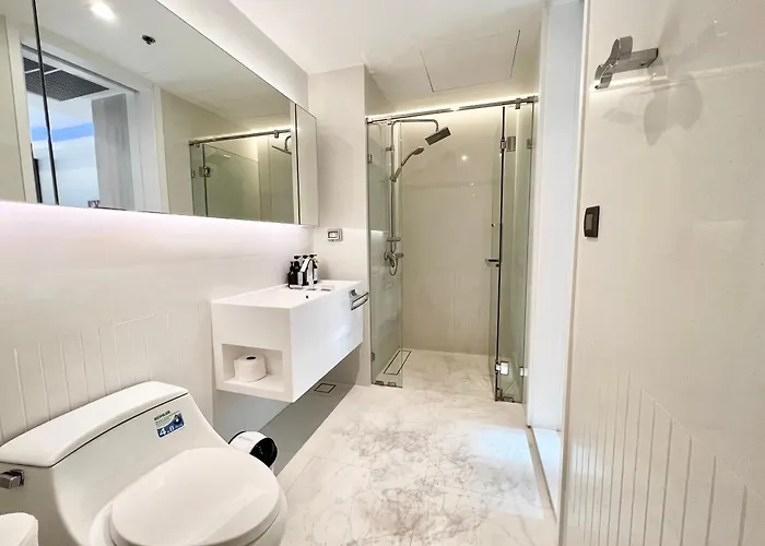 Sukhumvit 11#luxury#pool#gym#bts Nana&mrt Sukhumvit#1br#max2ppl アパート バンコク都