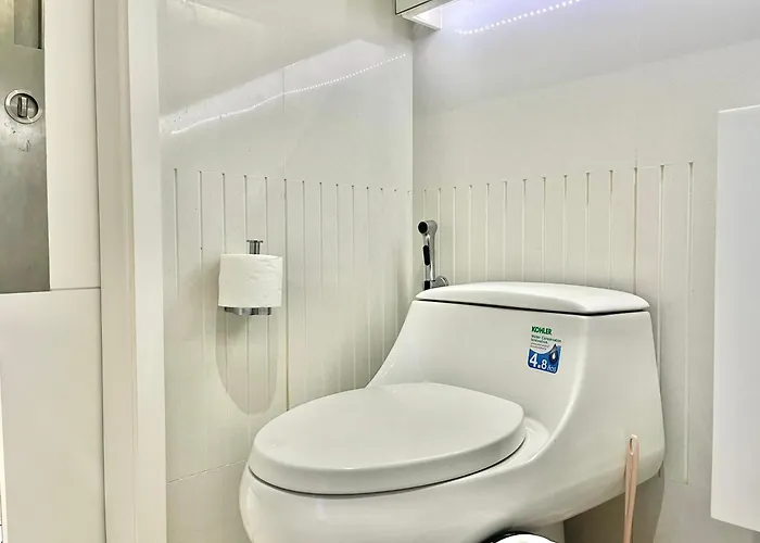 アパート Sukhumvit 11#luxury#pool#gym#bts Nana&mrt Sukhumvit#1br#max2ppl *