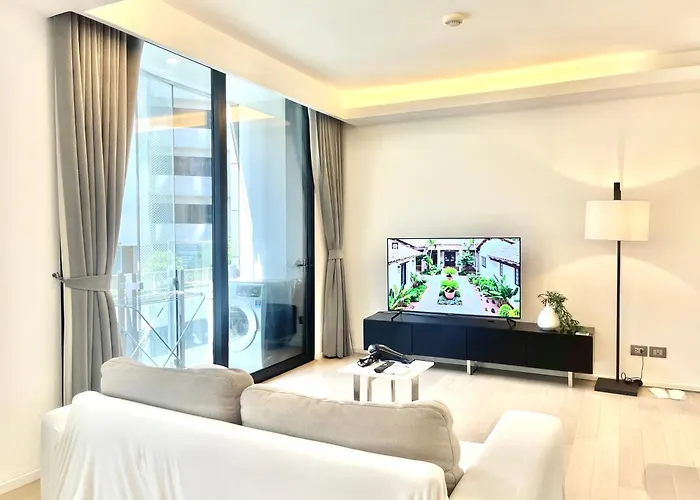Sukhumvit 11#luxury#pool#gym#bts Nana&mrt Sukhumvit#1br#max2ppl * バンコク都