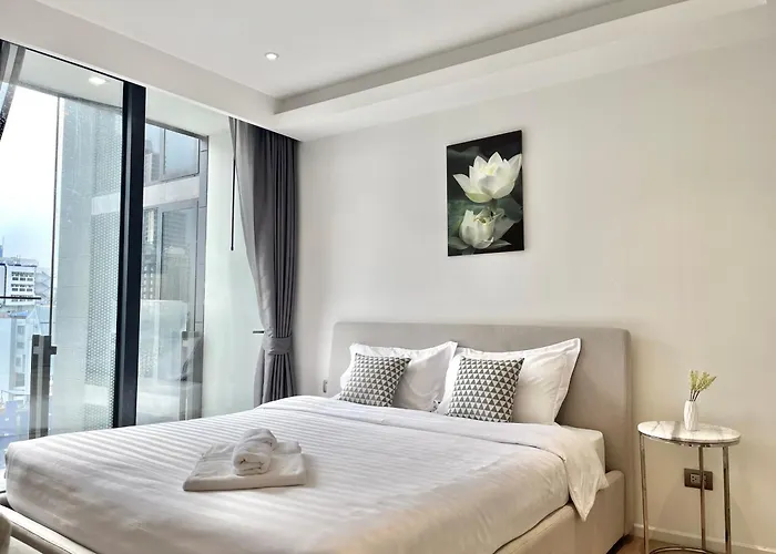 Sukhumvit 11#luxury#pool#gym#bts Nana&mrt Sukhumvit#1br#max2ppl *