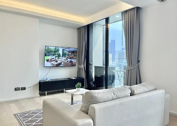 Sukhumvit 11#luxury#pool#gym#bts Nana&mrt Sukhumvit#1br#max2ppl アパート バンコク都