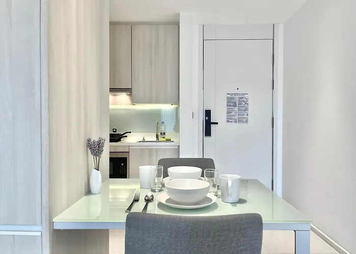 Sukhumvit 11#luxury#pool#gym#bts Nana&mrt Sukhumvit#1br#max2ppl *
