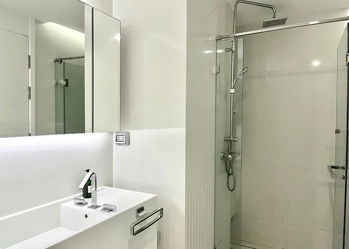 Sukhumvit 11#luxury#pool#gym#bts Nana&mrt Sukhumvit#1br#max2ppl * バンコク都
