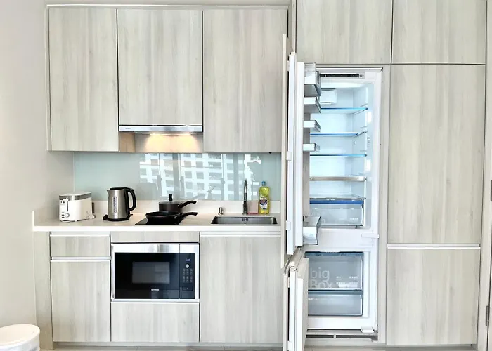Sukhumvit 11#luxury#pool#gym#bts Nana&mrt Sukhumvit#1br#max2ppl * バンコク都